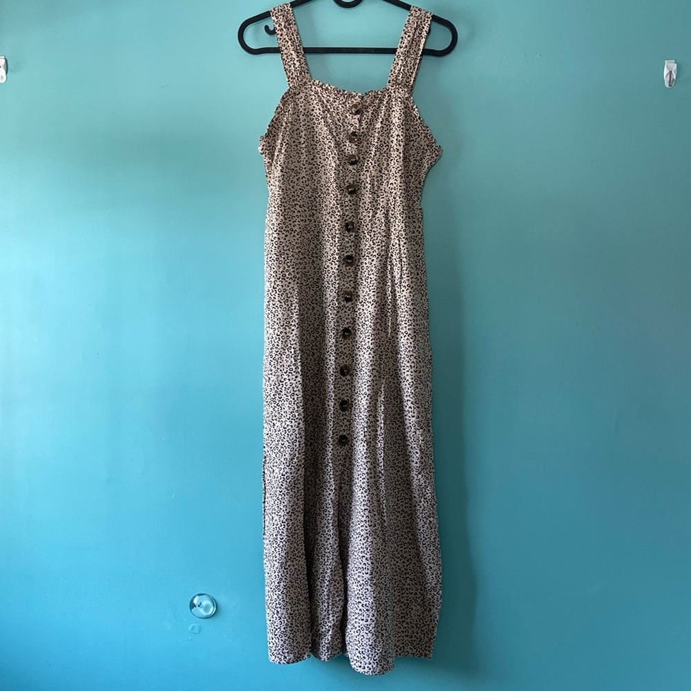 Size S leopard print midi dress